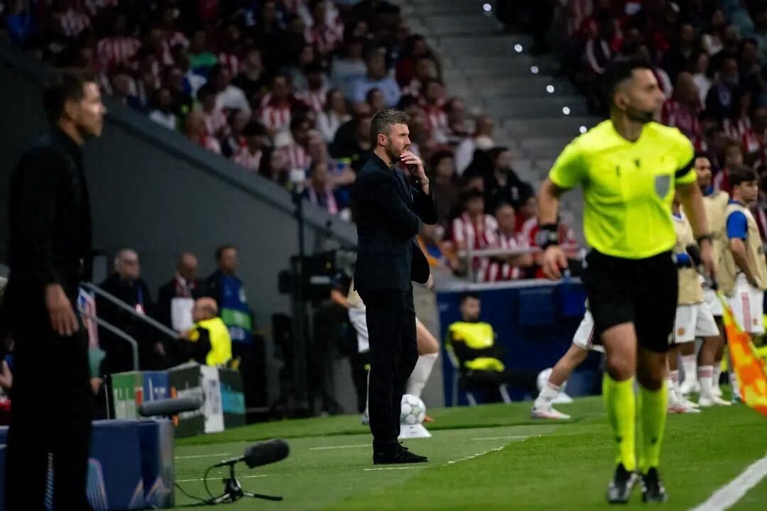 Man United rối ren nội bộ: Lisandro công kích ban lãnh đạo, tiếng chuông sa thải Carrick đã vang lên?