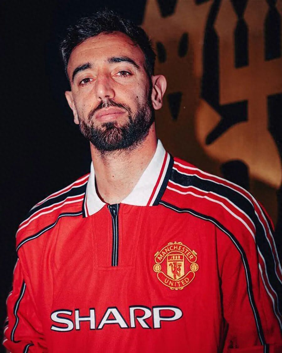 Manchester United cố gắng giữ B. Fernandes mà không tăng lương! Giảm áp lực cho anh để tranh chức vô địch, một số liệu thua kém thời Beckham