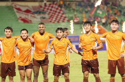 HAGL gây sốc đầu mùa, 'báo động đỏ' vang lên