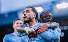 Carragher nổi giận, tuyên bố Man City không được phép vô địch Premier League