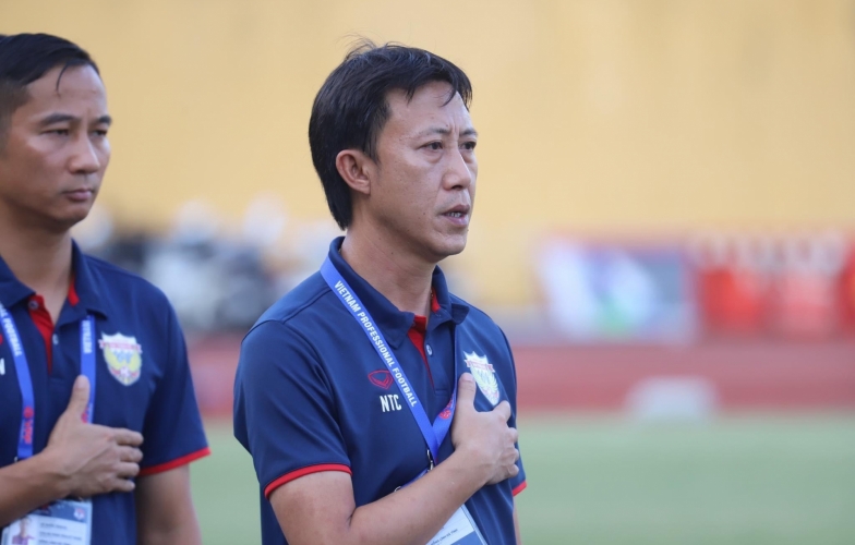 Đội giành vé vớt lên V-League ra phán quyết về HLV mới