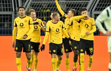 Betis ngược dòng Lille, Dortmund và Aston Villa thắng kịch tính ở C1
