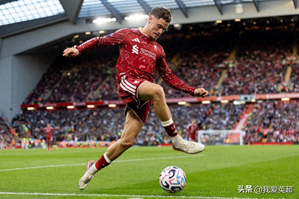 Mất bóng 17 lần! “Bom xịt” trăm triệu euro của Liverpool gây phẫn nộ: sút bừa, không chuyền, 2 đồng đội phát điên giơ nắm đấm