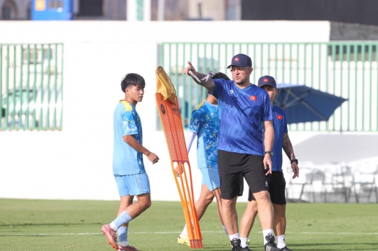HLV Brazil tuyên bố tự tin trước ra quân của U17 Việt Nam