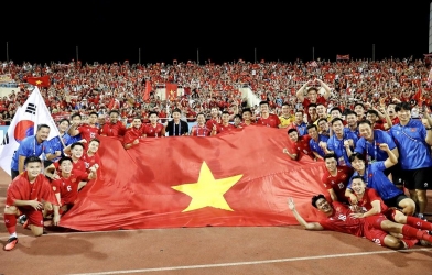 Bóng đá Việt Nam nghẹt thở với 48 giờ quyết đấu ở hai đấu trường lớn