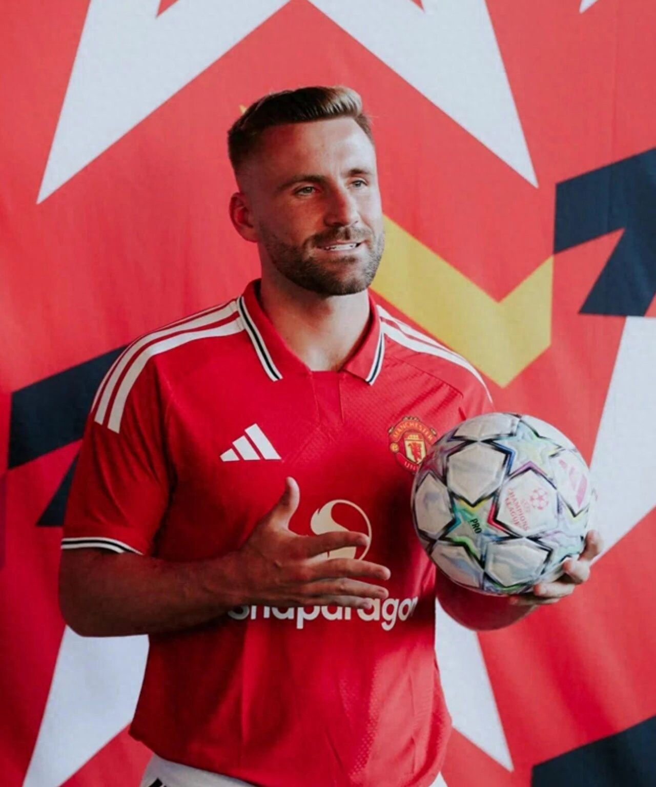 Danh sách đội hình Manchester United tham dự Champions League được hé lộ, Carrick giải thích lý do Shaw vắng mặt tập luyện! Rashford có thể ra sân