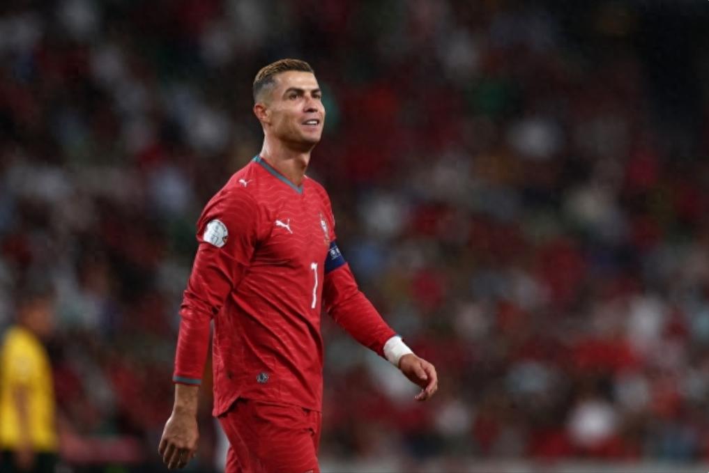 Bồ Đào Nha 1-0 xứ Wales khởi đầu thuận lợi, Ronaldo bỏ lỡ cơ hội đối mặt và cơ hội ngon ăn, 5.8 điểm thấp nhất trận gây tranh cãi