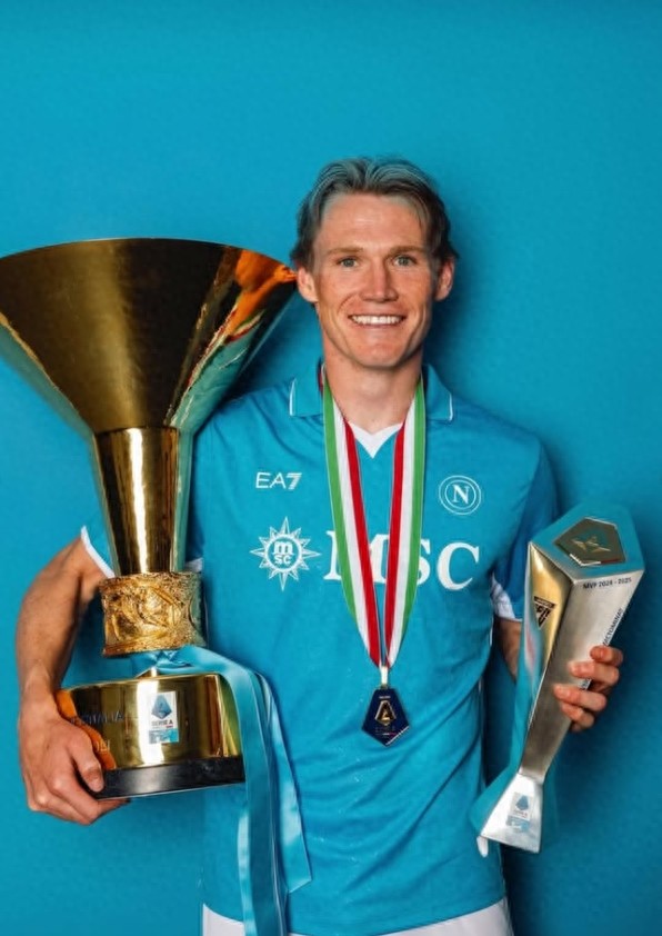 Rời Manchester United là trở thành ngôi sao! McTominay rời đội giành 2 danh hiệu + Quả bóng vàng thứ 18 + thi đấu World Cup