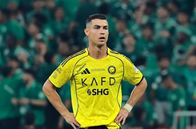 CĐV thế giới bùng nổ phản ứng khi Ronaldo 'nổi loạn' tại Al Nassr