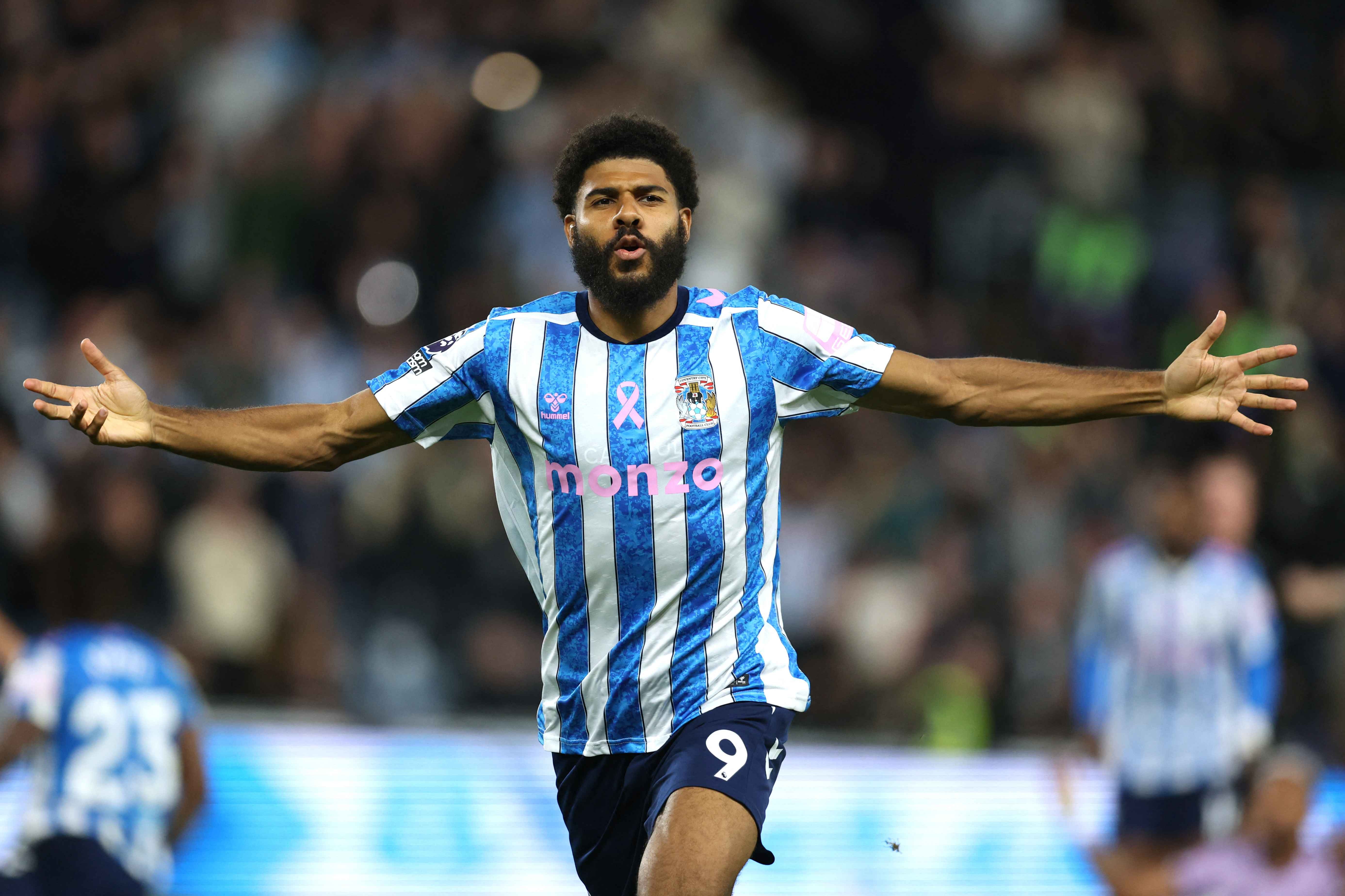Coventry giành chiến thắng gây sốc trước Newcastle để chấm dứt cơn khát chiến thắng trên sân nhà kéo dài 25 năm