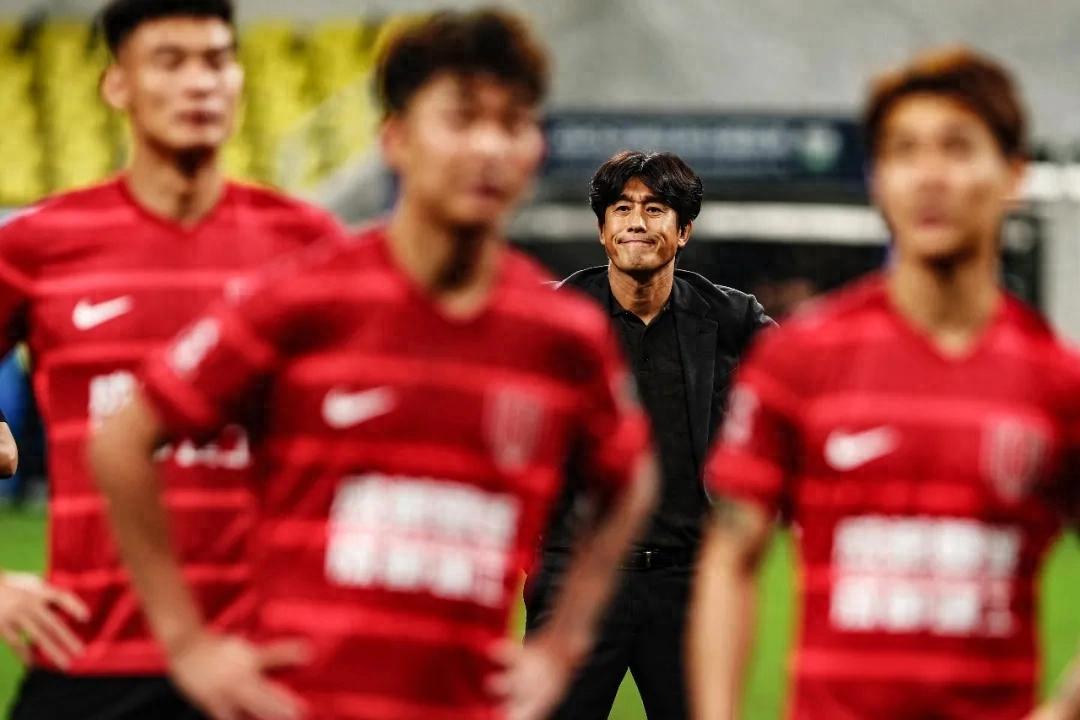 Xu Zhengyuan và Rongcheng đã chấm dứt việc gia hạn hợp đồng do có bất đồng về một số điều khoản cơ bản, đồng thời việc tiếp xúc với Guoan cũng bị đình chỉ