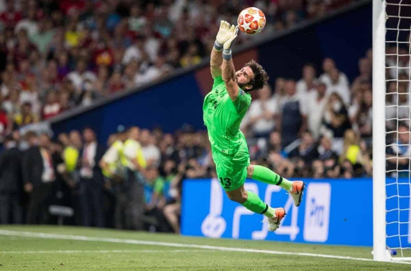 Xuất hiện người nhện 100 trận sạch lưới tại Ngoại hạng Anh