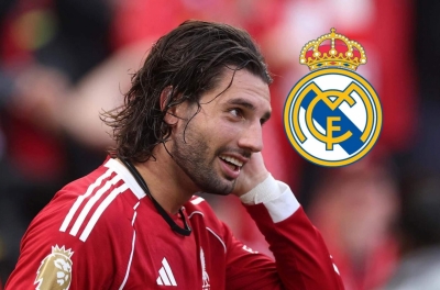 Liverpool sốt vó giữ nhạc trưởng giữa tin đồn đến Real Madrid