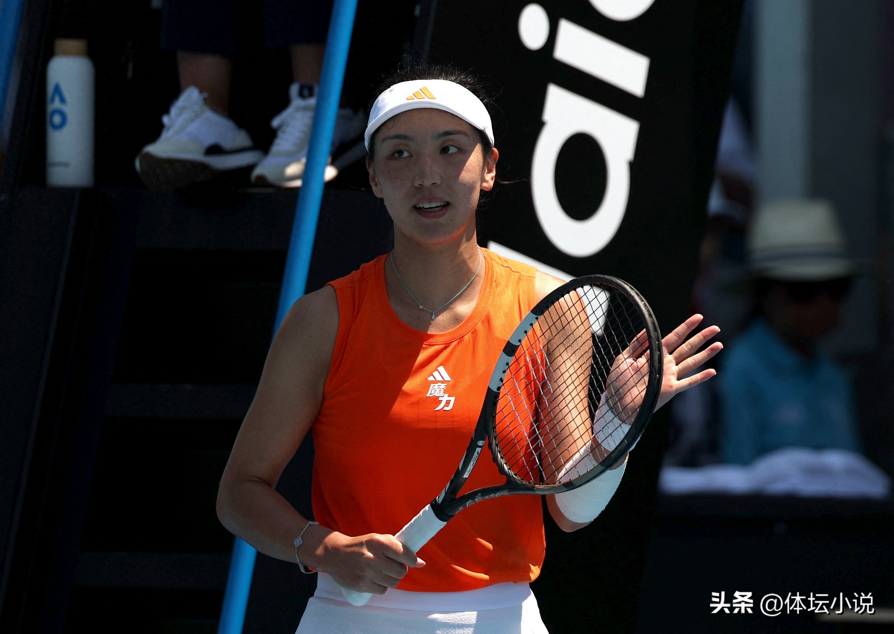 Bản tin Australian Open! 16 tay vợt đơn nữ vào vòng 16, Naomi Osaka rút lui, Wang Xinyu gây sốc, kèm lịch thi đấu hôm nay