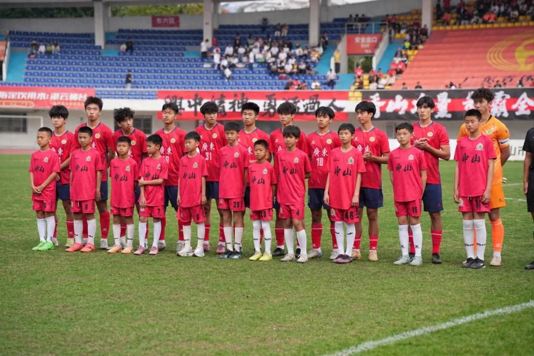 Điều tra lại về việc giữ chân đội bóng lứa tuổi 08 của học viện bóng đá Evergrande: Hiện chỉ có 6 người chắc chắn ở lại, Bunyamin có khả năng gia nhập Yunnan Yukun
