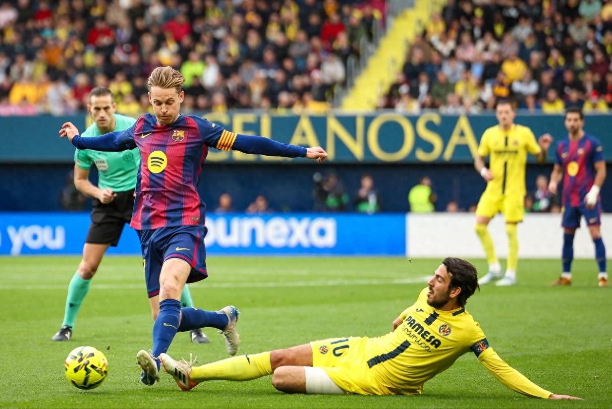 Trận đại chiến top 3 La Liga, Barca thắng sát nút Villarreal 2-0, chuỗi 8 trận thắng liên tiếp, dẫn đầu với 4 điểm cách biệt, Yamal ghi bàn + gây ra thẻ đỏ
