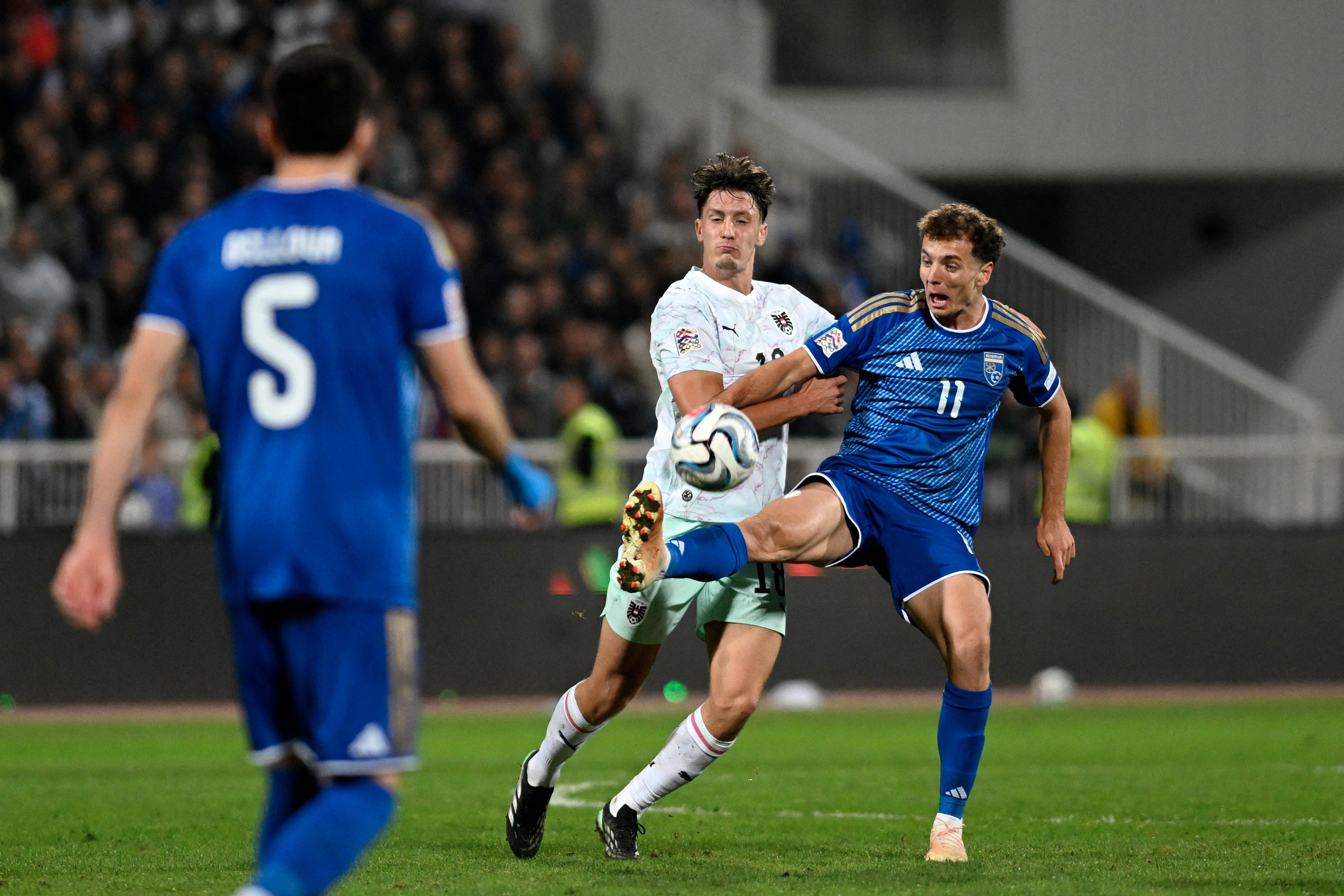 Lang ghi bàn gỡ hòa muộn giúp Áo có điểm quý giá ở Nations League trước Kosovo