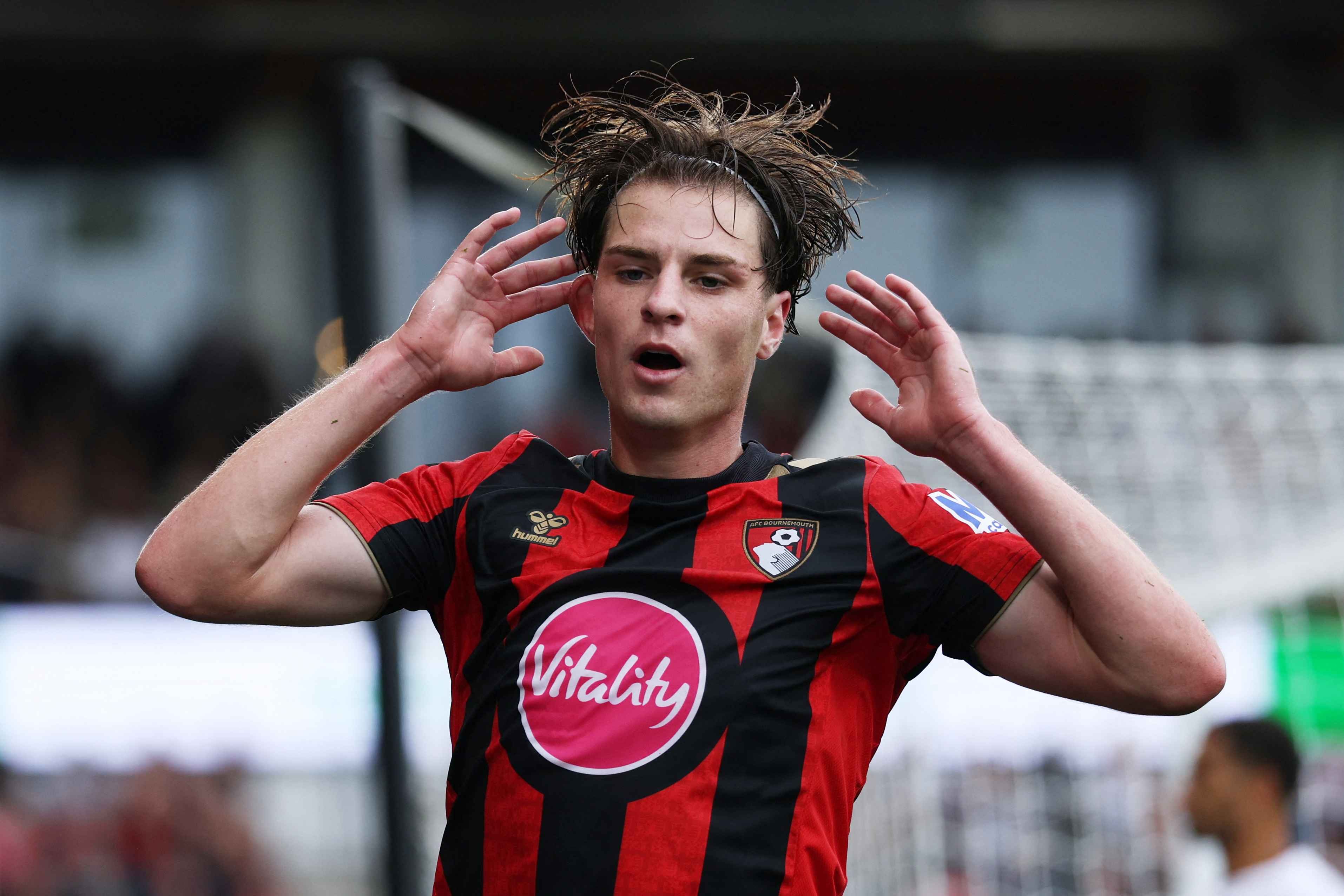 Theo nguồn tin của Flashscore: Bournemouth vẫn tiếp tục giữ lập trường cứng rắn với Alex Scott, mục tiêu của Chelsea.