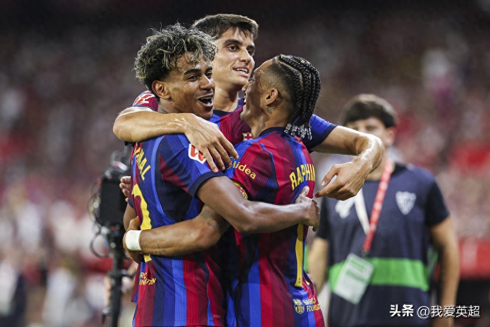 Không lọt vào top 30 Quả bóng vàng? Ngôi sao 70 triệu euro của Barcelona ghi 14 bàn sau 8 trận để đáp trả, lập hat-trick liên tiếp và tạo ra 7 kỷ lục.