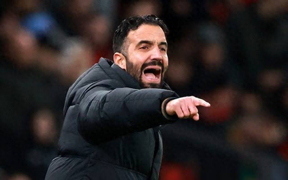 Amorim lại mắng một cầu thủ của Man United, giải thích lý do thay anh ấy ngay hiệp một! Muốn bán anh ấy trong kỳ chuyển nhượng mùa đông để ký hợp đồng với tiền đạo mới