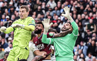 West Ham tính gửi khiếu nại lên Premier League vì bàn thua trước Arsenal