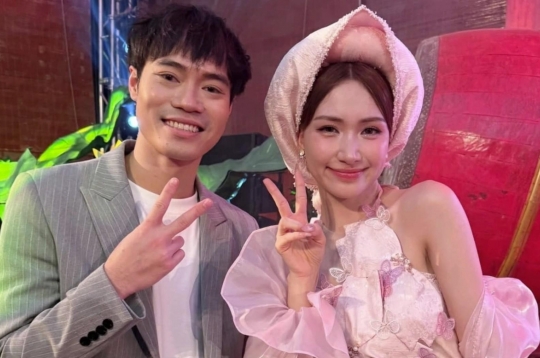 Văn Toàn 'đòi nợ' Hòa Minzy công khai: Trả tiền đi, Tết đến nơi rồi!