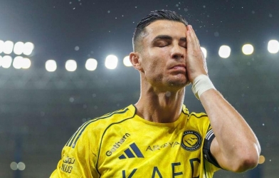 Vừa tái xuất, Ronaldo lập tức làm nên lịch sử tại Trung Đông