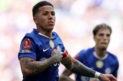 Hạ gục Leeds, Chelsea hẹn Man City ở chung kết FA Cup