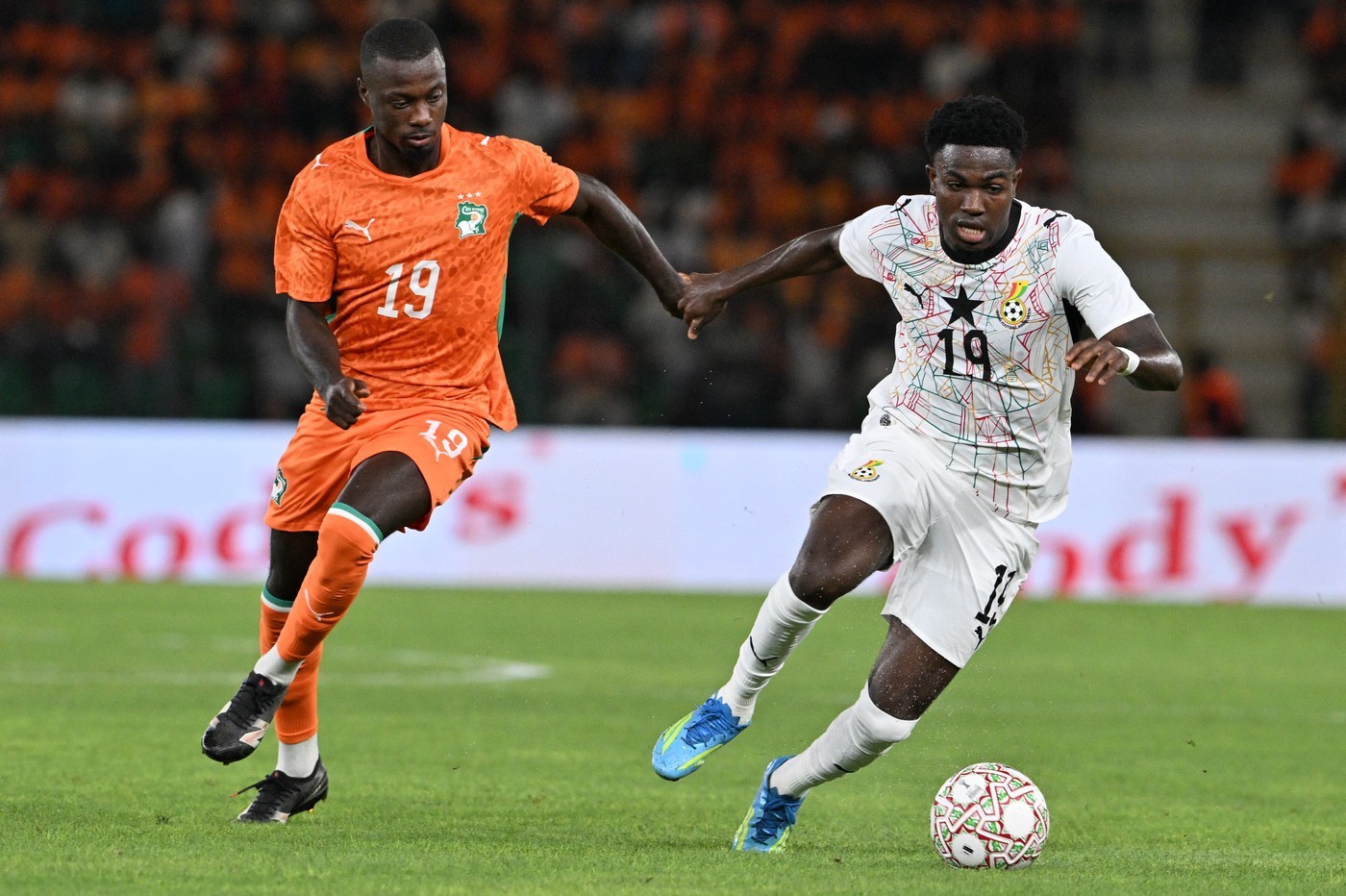 Ghana bị Bờ Biển Ngà lấn lướt trong trận mở màn vòng loại AFCON 2027.