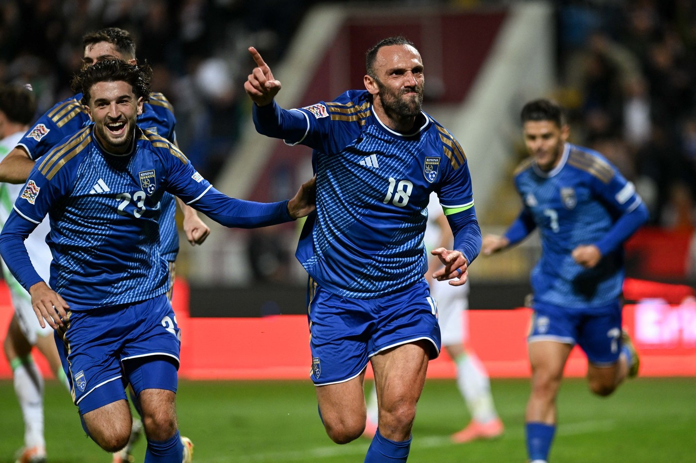 Muriqi ghi bàn giúp Kosovo vượt qua Ireland trong lần đầu gặp nhau