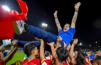 HLV Roland nói cực hay sau kỳ tích World Cup của Việt Nam