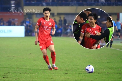 Văn Hậu lên tiếng sau khoảnh khắc rời sân bằng cáng