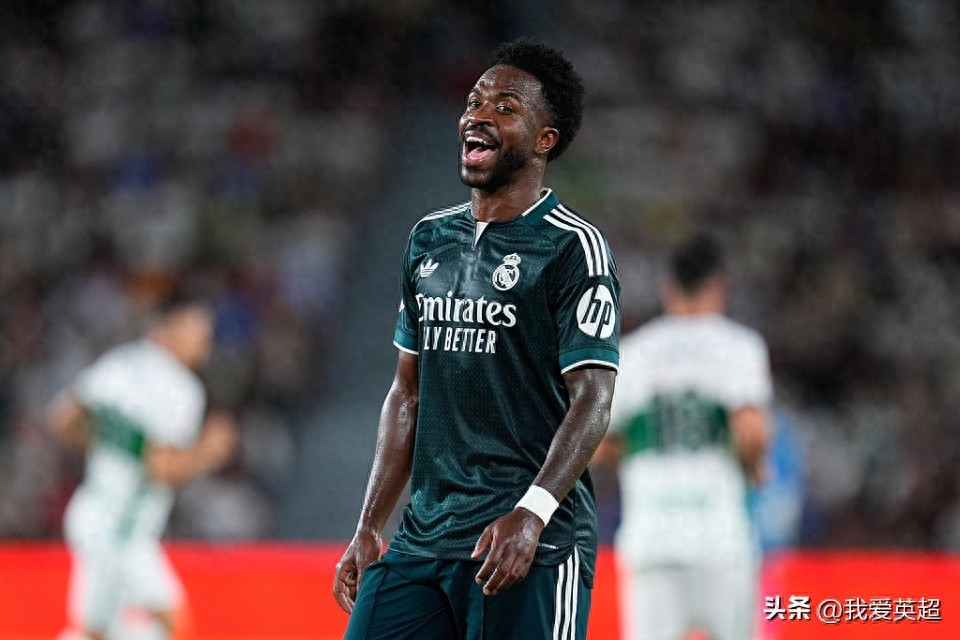 Bị HLV Mourinho chỉ trích nặng nề! Ngôi sao 1,4 tỷ euro của Real Madrid 2 lần bỏ lỡ cơ hội + 0 lần qua người, nhận lương 48 nghìn bảng mỗi tuần nhưng 5 trận gần nhất không ghi bàn.