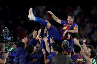 CHÍNH THỨC: Lewandowski nói lời chia tay Barca