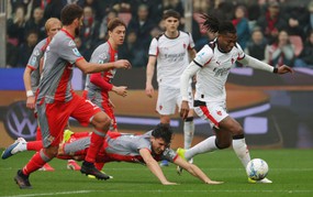 Ghi 2 bàn những phút cuối, AC Milan xây chắc vị trí thứ 2 ở Serie A