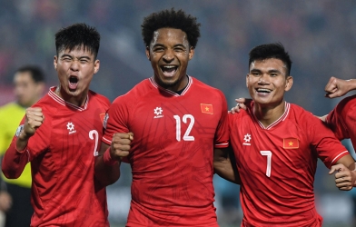 CĐV Thái Lan: 'Việt Nam sắp đi World Cup, còn chúng ta vẫn ở ao làng'