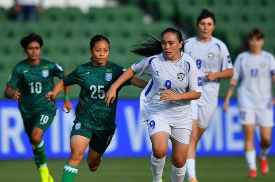 Thắng đậm Bangladesh, nữ Uzbekistan áp sát tứ kết châu Á