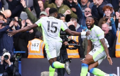 Hạ sát Chelsea, Man City sẵn sàng lật đổ Arsenal trong cuộc đua vô địch