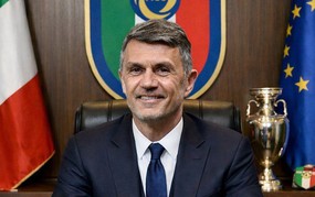 Bóng đá Italy: Đặt tương lai vào tay các huyền thoại?