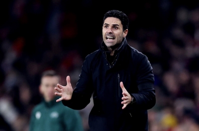 Vừa thắng Leeds, Arsenal nhận ngay cú sốc kép ở Ngoại hạng Anh