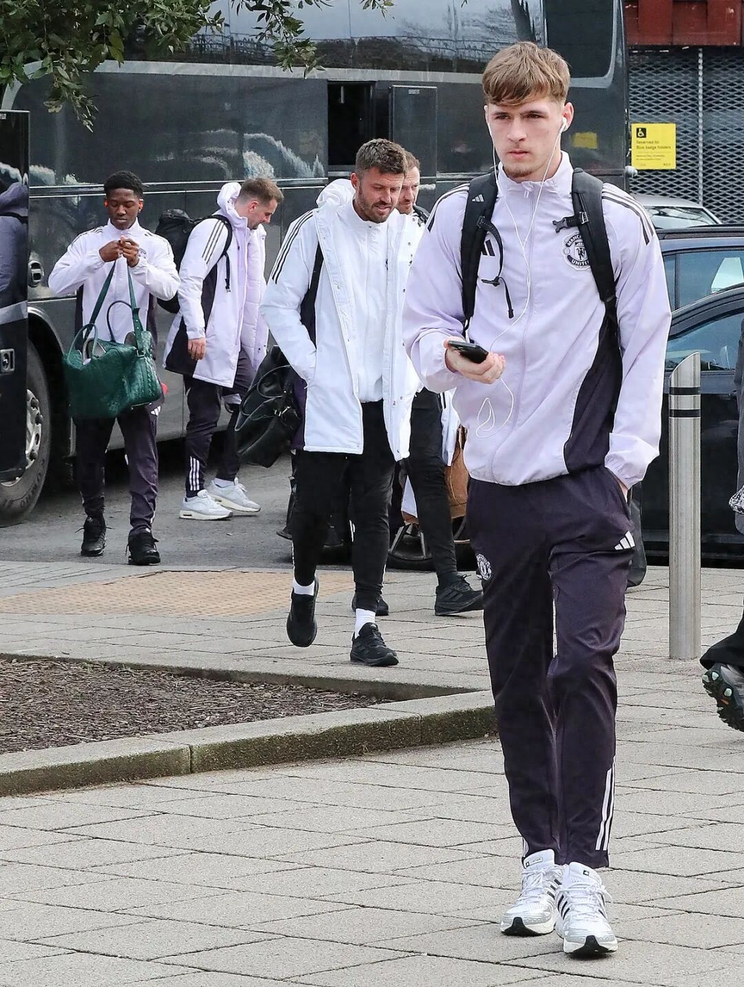 Danh sách thi đấu của Man United cho trận gặp West Ham đã được xác định, Carrick thông báo Mason Mount sẽ hoãn ngày trở lại! Yaro cũng có thể vắng mặt