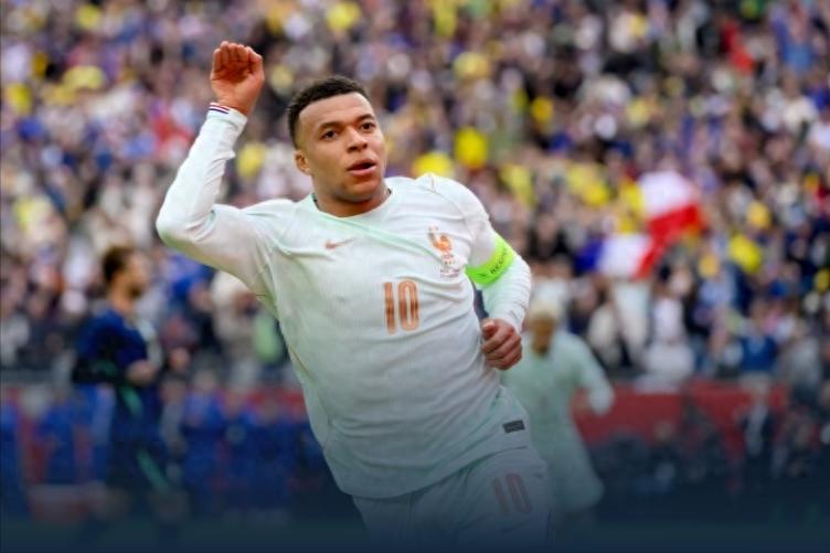 Gấu nhỏ = số 10 tệ nhất! Brazil 1-2 Pháp chỉ với 10 người, Mbappe + Ekitike ghi bàn, Ancelotti bất lực