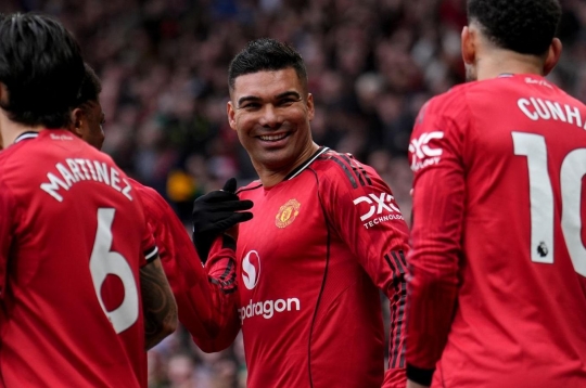 Tỏa sáng với MU, Casemiro nhận 'giải thưởng' đặc biệt