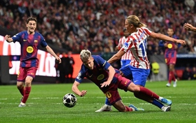 Chuyên gia lên tiếng về quyết định gây tranh cãi của trọng tài trong ngày Atletico loại Barca