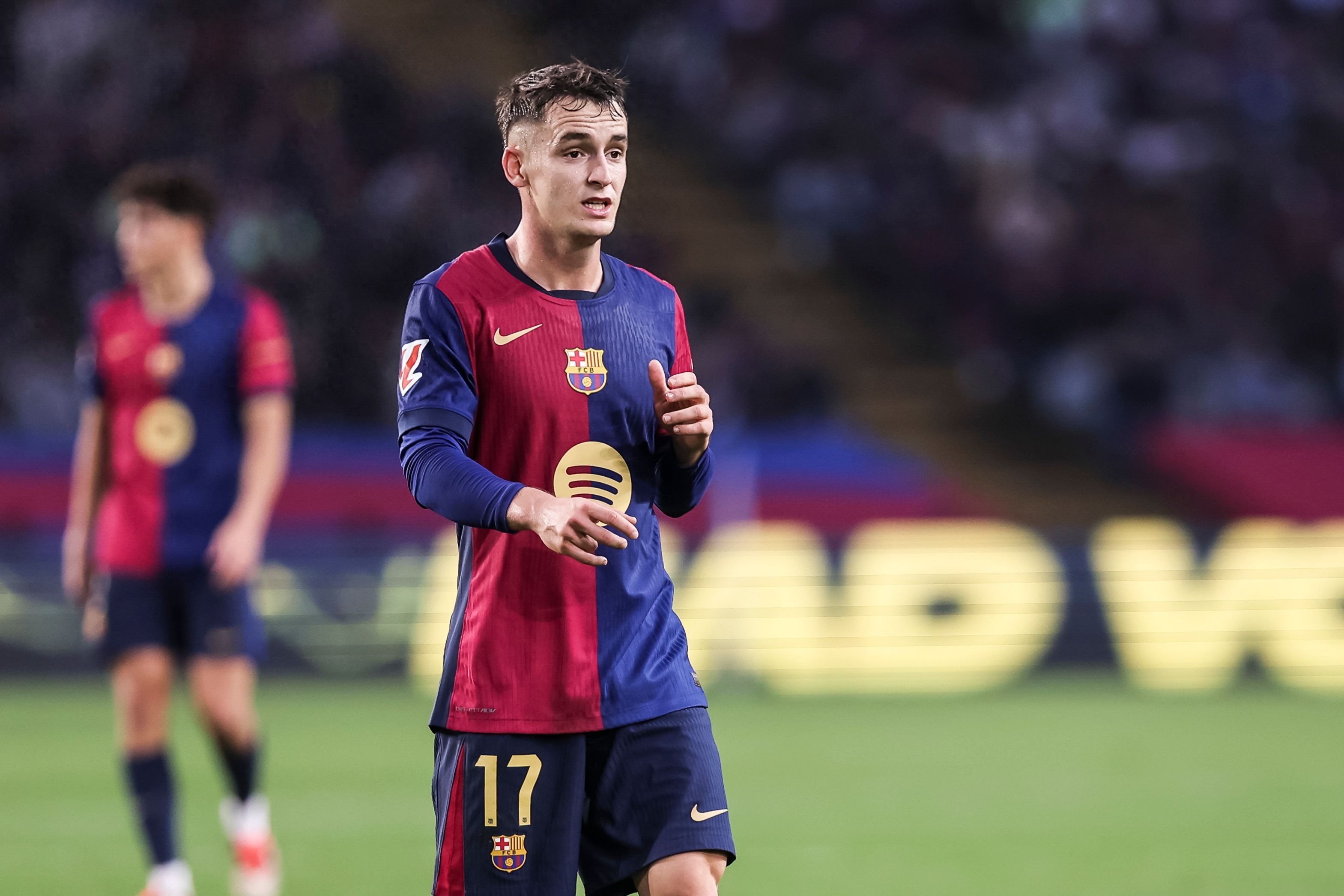 Barca và cầu thủ cùng thắng? Đề nghị hơn 40 triệu euro cho Casado, giá trị 25 triệu euro