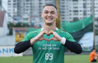Truyền thông Indonesia phát sốt với Việt Kiều cao gần 1m9 của ĐT Việt Nam