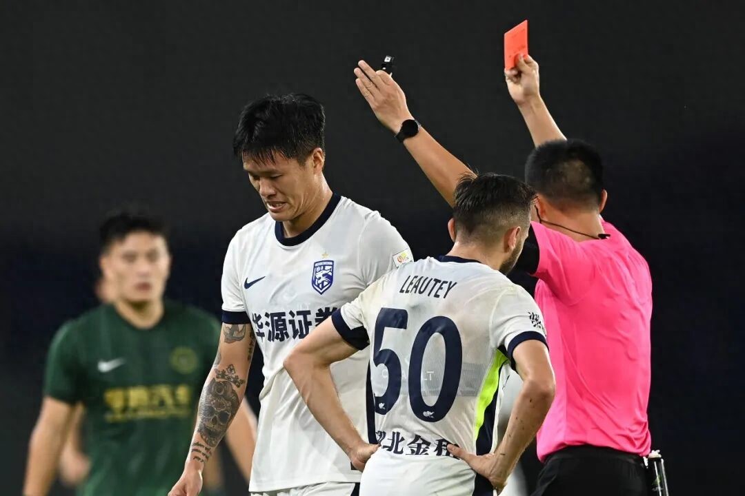 Chỉ giành được vỏn vẹn 1 điểm sau hai trận bù, Tam Trấn như bị dội một gáo nước lạnh.