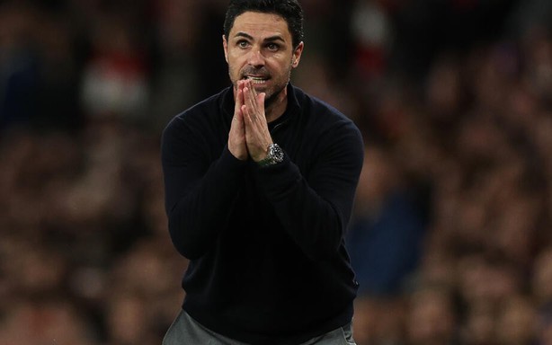 HLV Arsenal tuyên bố 'đã làm nên lịch sử', nhà báo và cựu danh thủ vẫn nghĩ đến kịch bản xấu