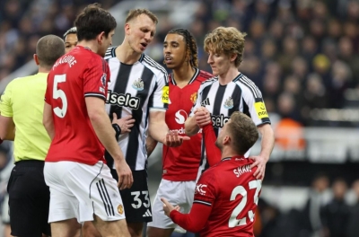 Tranh cãi dữ dội trận Newcastle thắng bất ngờ MU