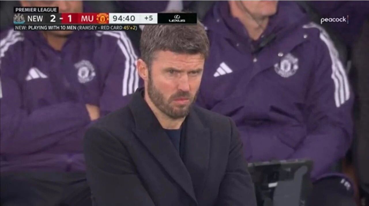 Manchester United thua trận thứ hai sau 39 ngày, Carrick thúc giục cầu thủ suy ngẫm! Ít hơn 10 trận, đá nhiều hơn một người vẫn thua Newcastle